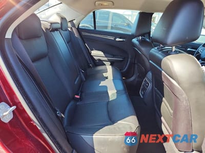 Zdjęcie 10 z 12 samochodu: 2019 CHRYSLER 300 LIMITED VIN:2C3CCAKG8KH689891 - miniatura