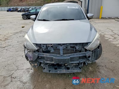 Piąte zdjęcie samochodu w środku: 2016 SCION IA BASE VIN:3MYDLBZV0GY102726 - miniatura