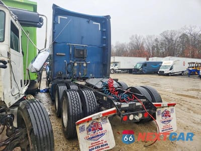Trzecie zdjęcie samochodu z tyłu: 2019 KENWORTH T680 SEMI TRUCK VIN:1XKYD49X1KJ282634 - miniatura