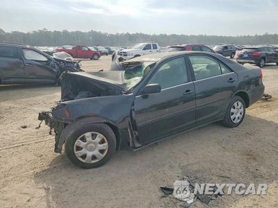 2004 TOYOTA CAMRY LE 4T1BE30KX4U351392 - główne zdjęcie licytacji z USA - miniatura