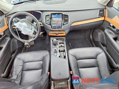 Zdjęcie 8 z 14 samochodu: 2023 VOLVO XC90 PLUS VIN:YV4L12PN4P1951553 - miniatura