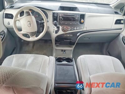 Zdjęcie 8 z 13 samochodu: 2014 TOYOTA SIENNA LE 8-PASSENGER VIN:5TDKK3DCXES485230 - miniatura