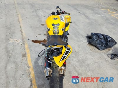 Zdjęcie 6 z 9 samochodu: 2006 YAMAHA YZFR1 VIN:JYARN15E06A007094 - miniatura