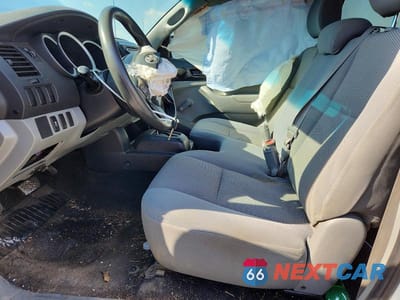 Zdjęcie 7 z 12 samochodu: 2014 TOYOTA TACOMA BASE VIN:5TFNX4CN8EX040955 - miniatura