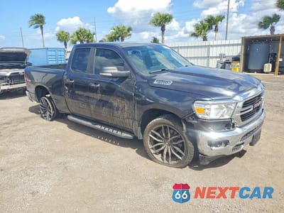 Czwarte zdjęcie samochodu z boku: 2019 RAM 1500 BIG HORN VIN:1C6SRFBT5KN875595 - miniatura