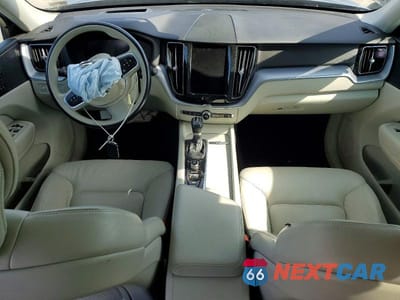 Zdjęcie 8 z 12 samochodu: 2021 VOLVO XC60 T5 MOMENTUM VIN:YV4102RK6M1737933 - miniatura