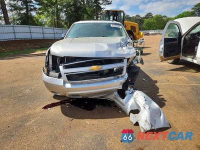 Piąte zdjęcie samochodu w środku: 2014 CHEVROLET SUBURBAN C1500 LTZ VIN:1GNSCKE00ER212573 - miniatura