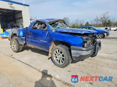 Czwarte zdjęcie samochodu z boku: 2003 CHEVROLET SILVERADO K1500 VIN:1GCEK14V33Z273008 - miniatura