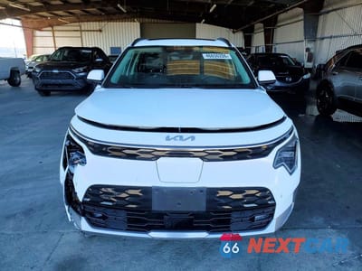Piąte zdjęcie samochodu w środku: 2023 KIA NIRO EV WAVE VIN:KNDCT3L11P5018255 - miniatura