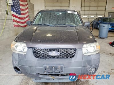 Piąte zdjęcie samochodu w środku: 2006 FORD ESCAPE XLT VIN:1FMYU02Z97KA43118 - miniatura