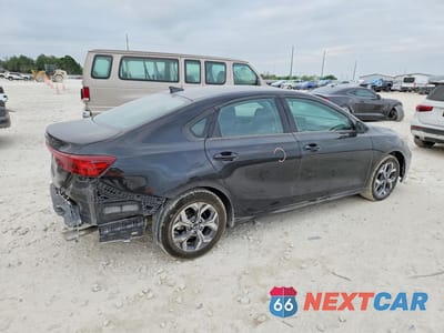 Trzecie zdjęcie samochodu z tyłu: 2020 KIA FORTE LXS VIN:3KPF24AD0LE188219 - miniatura