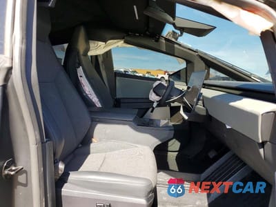 Zdjęcie 7 z 12 samochodu: 2025 TESLA CYBERTRUCK VIN:7G2CEGEC9SA077409 - miniatura
