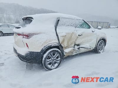 Trzecie zdjęcie samochodu z tyłu: 2021 KIA SELTOS LX VIN:KNDEPCAA0M7129377 - miniatura