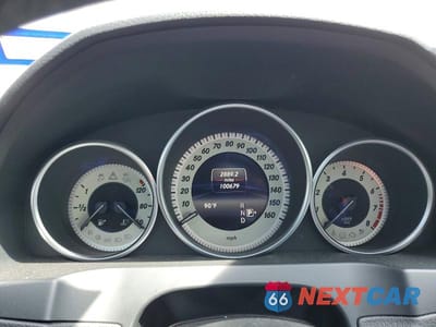 Zdjęcie 9 z 11 samochodu: 2015 MERCEDES-BENZ E 550 VIN:WDDKJ7DB6FF301121 - miniatura