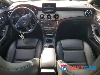 Zdjęcie 8 z 12 samochodu: 2018 MERCEDES-BENZ CLA250 VIN:WDDSJ4EBXJN557046 - miniatura