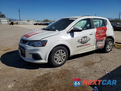2020 CHEV SONIC 1G1JG6SB0L4113356 - główne zdjęcie licytacji z USA - miniatura