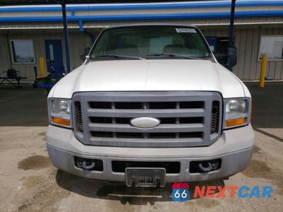 Piąte zdjęcie samochodu w środku: 2005 FORD F250 SUPER DUTY VIN:1FTSX20565EA88641 - miniatura