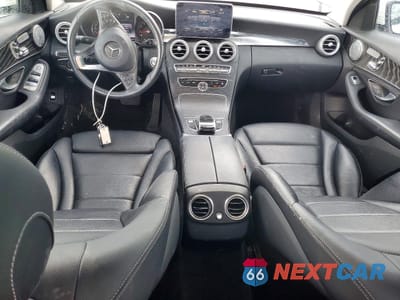 Zdjęcie 8 z 14 samochodu: 2015 MERCEDES-BENZ C 300 4MATIC VIN:55SWF4KB3FU058272 - miniatura