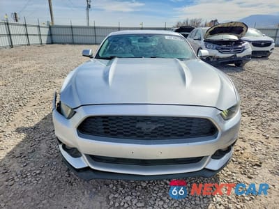 Piąte zdjęcie samochodu w środku: 2015 FORD MUSTANG VIN:1FA6P8AM1F5416596 - miniatura