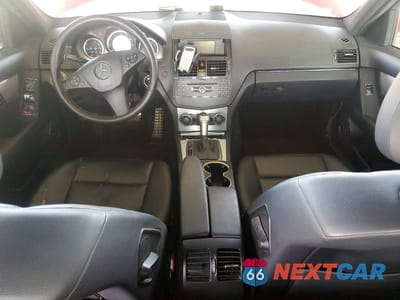 Zdjęcie 8 z 11 samochodu: 2009 MERCEDES-BENZ C 300 VIN:WDDGF54X39R044185 - miniatura