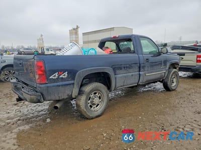Trzecie zdjęcie samochodu z tyłu: 2005 CHEVROLET SILVERADO K2500 HEAVY DUTY VIN:1GCHK24235E285436 - miniatura