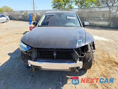 Piąte zdjęcie samochodu w środku: 2021 AUDI Q5 PREMIUM PLUS VIN:WA1BAAFY0M2042682 - miniatura