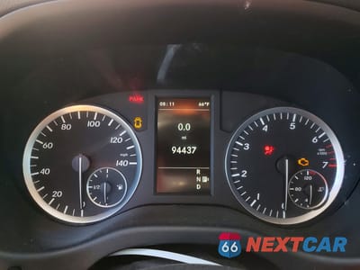 Zdjęcie 9 z 13 samochodu: 2019 MERCEDES-BENZ METRIS VIN:WD4PG2EE8K3514440 - miniatura