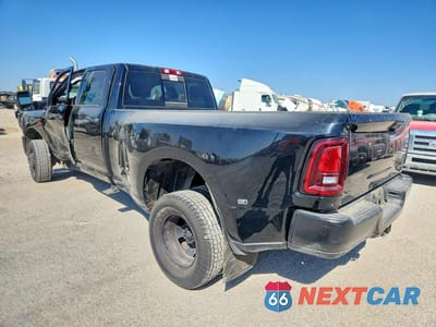 Drugie zdjęcie samochodu z przodu: 2025 RAM 3500 TRADESMAN VIN:3C63RRGL0SG503413 - miniatura