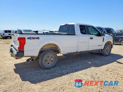 Trzecie zdjęcie samochodu z tyłu: 2019 FORD F250 XL 4WD 6.7L V8 TDSL VIN:1FT7X2BTXKEF69358 - miniatura