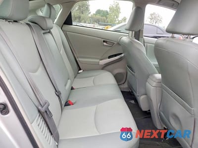 Zdjęcie 10 z 12 samochodu: 2013 TOYOTA PRIUS FOUR VIN:JTDKN3DU5D0351856 - miniatura