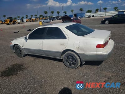 Drugie zdjęcie samochodu z przodu: 2001 TOYOTA CAMRY LE VIN:JT2BG22K010594520 - miniatura