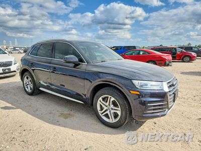 Czwarte zdjęcie samochodu z boku: 2019 AUDI Q5 PREMIUM VIN:WA1ANAFY1K2047709 - miniatura