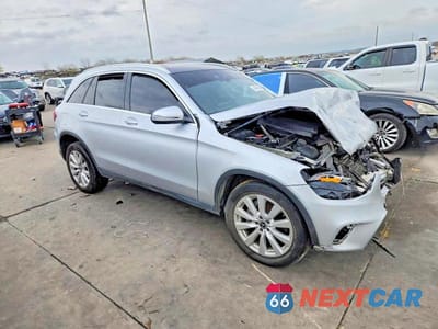 Czwarte zdjęcie samochodu z boku: 2020 MERCEDES-BENZ GLC 300 4MATIC VIN:WDC0G8EB7LF676140 - miniatura
