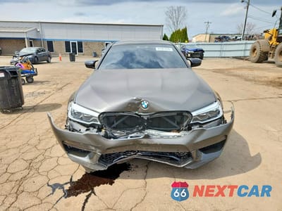 Piąte zdjęcie samochodu w środku: 2020 BMW M5 M5 COMPETITION VIN:WBSJF0C06LB448839 - miniatura