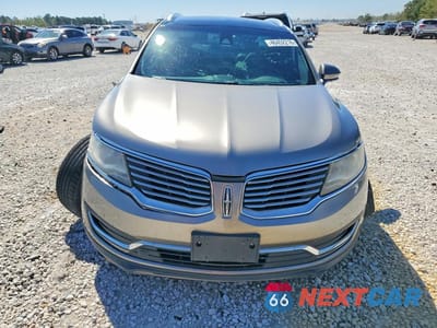 Piąte zdjęcie samochodu w środku: 2017 LINCOLN MKX SELECT VIN:2LMPJ8KP0HBL14780 - miniatura