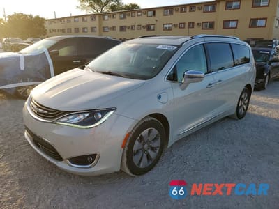 2017 CHRYSLER PACIFICA EHYBRID PLATINUM 2C4RC1N74HR689505 - główne zdjęcie licytacji z USA - miniatura