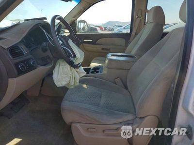 Zdjęcie 7 z 13 samochodu: 2007 GMC YUKON VIN:1GKFK13097J135217 - miniatura