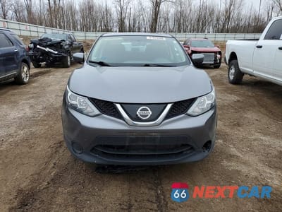 Piąte zdjęcie samochodu w środku: 2019 NISSAN ROGUE SPORT S VIN:JN1BJ1CP6KW527435 - miniatura