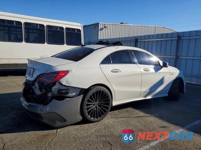 Trzecie zdjęcie samochodu z tyłu: 2015 MERCEDES-BENZ CLA 250 VIN:WDDSJ4EB9FN284429 - miniatura