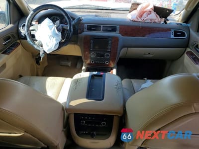 Zdjęcie 8 z 13 samochodu: 2011 CHEVROLET SUBURBAN C1500 LTZ VIN:1GNSCKE04BR125612 - miniatura