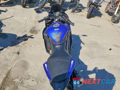 Zdjęcie 6 z 10 samochodu: 2024 YAMAHA YZFR3 VIN:MH3RH18Y4RK015023 - miniatura