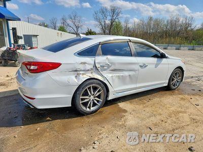 Trzecie zdjęcie samochodu z tyłu: 2015 HYUNDAI SONATA SPORT 2.0T VIN:5NPE34AB8FH096332 - miniatura