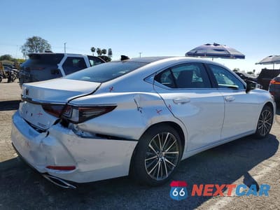 Trzecie zdjęcie samochodu z tyłu: 2025 LEXUS ES 350 BASE VIN:58ADZ1B17SU211957 - miniatura
