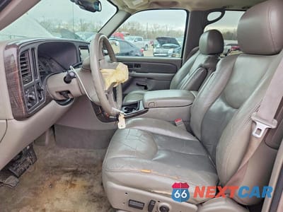 Zdjęcie 7 z 12 samochodu: 2004 GMC YUKON DENALI VIN:1GKEK63U24J240317 - miniatura