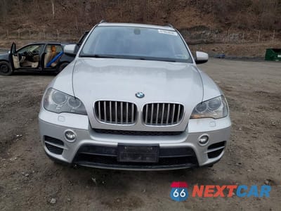 Piąte zdjęcie samochodu w środku: 2013 BMW X5 XDRIVE35D VIN:5UXZW0C50D0B90998 - miniatura