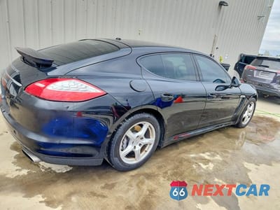 Trzecie zdjęcie samochodu z tyłu: 2011 PORSCHE PANAMERA 2 VIN:WP0AA2A79BL010116 - miniatura