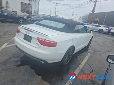 Czwarte zdjęcie samochodu z boku: 2012 AUDI A5 PREMIUM VIN:WAUCFAFH1CN001189 - miniatura