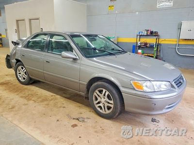 Czwarte zdjęcie samochodu z boku: 2001 TOYOTA CAMRY LE VIN:4T1BG22K51U063177 - miniatura