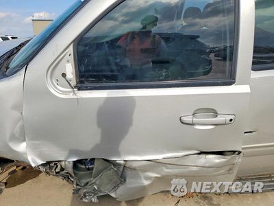 Zdjęcie 7 z 11 samochodu: 2011 CHEVROLET TAHOE K1500 LT VIN:1GNSKBE05BR302896 - miniatura