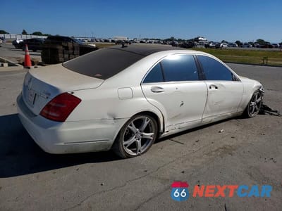 Trzecie zdjęcie samochodu z tyłu: 2013 MERCEDES-BENZ S 550 4MATIC VIN:WDDNG9EB4DA508798 - miniatura